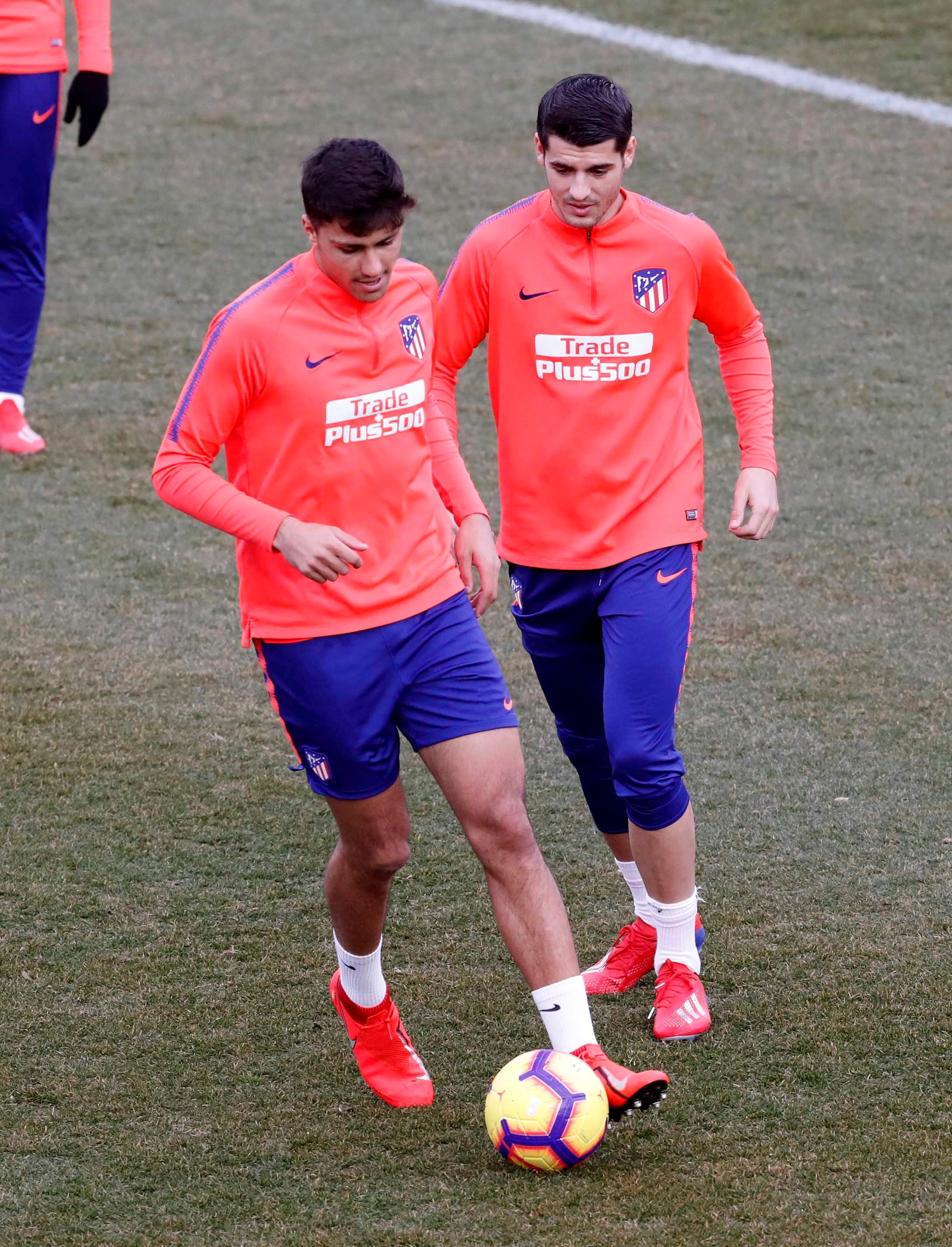 db 游戏官网-马德里竞技发布备战花絮,赛后手感冰凉,NBA季后赛任务艰巨,轮换策略成焦点