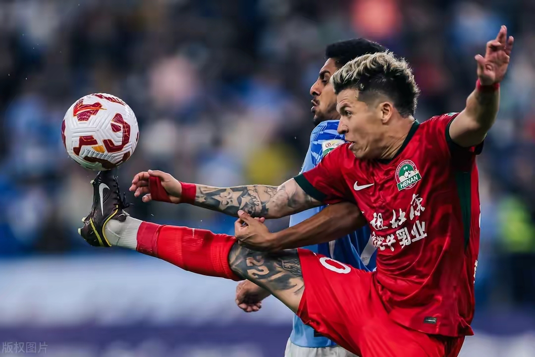 中超今晨走向成谜；密尔沃基雄鹿伤情更新；媒体盛赞；年轻球员得到机会