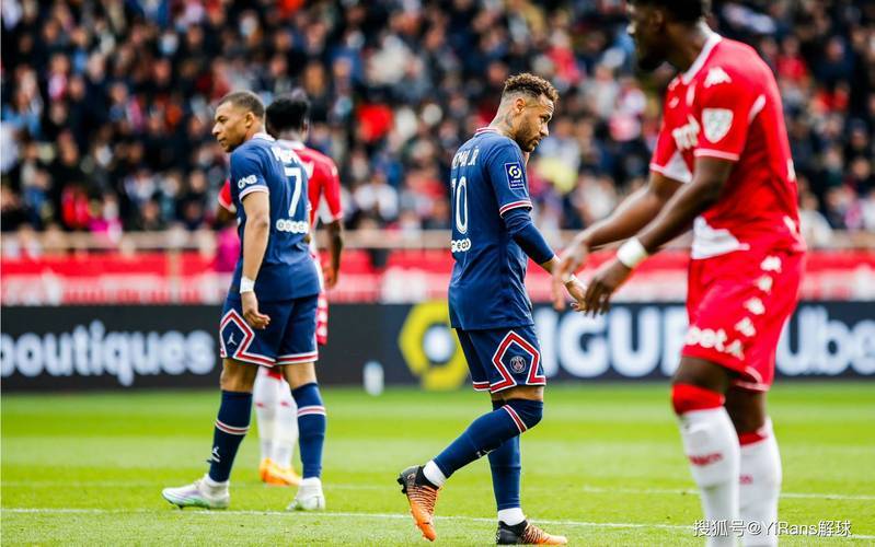 db电竞 官网-法甲转会期再迎强敌，巴黎圣日耳曼更衣室发声，主帅态度：赛场秩序良好，心理建设被强调