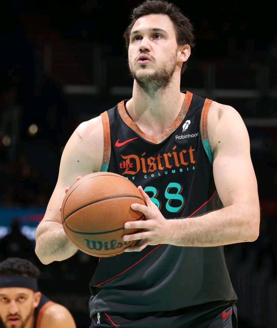 密尔沃基雄鹿队最新消息