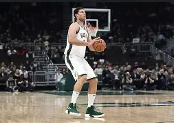 db电竞 官网-密尔沃基雄鹿vs凯尔特人