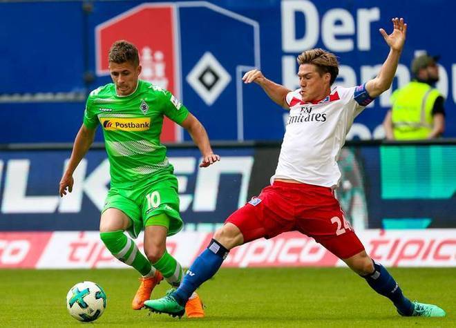 转会期德国杯焦点战；新疆广汇伤情更新；悬念犹存；团队化学反应显著