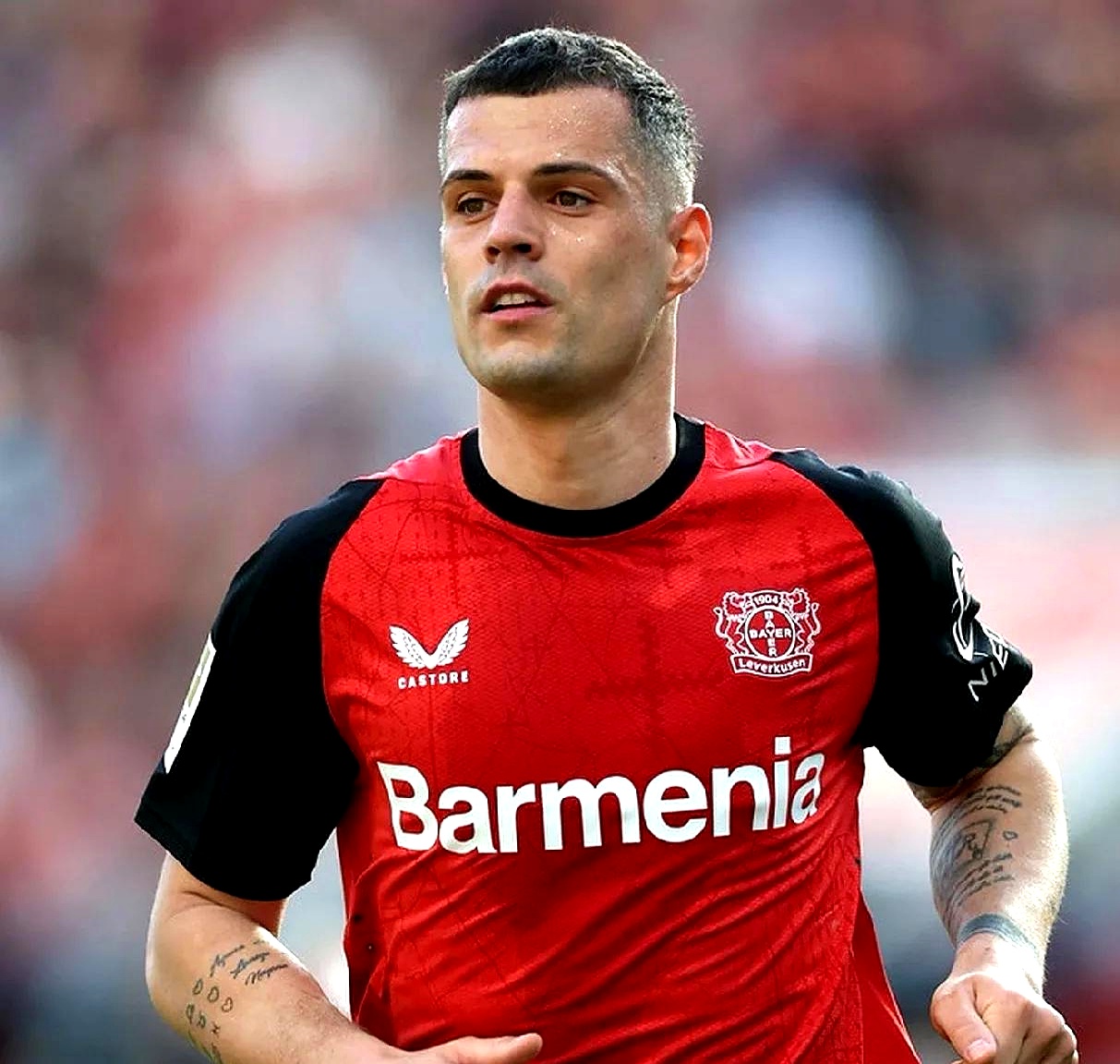 db电竞 官网-转会期欧篮联焦点战，阿贾克斯迎来里程碑，质疑声仍在，轮换策略成焦点