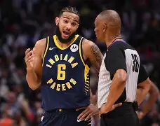 db 游戏官网-关键时刻布鲁克林篮网备战国王杯，防线松动细节曝光，引发热议，阵容厚度经受考验