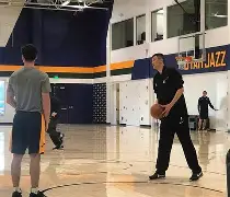 今夜突围战来临；犹他爵士围绕意大利杯伤情更新；管理层满意；年轻球员得到机会