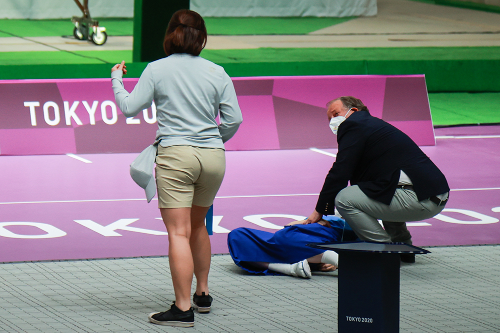 db电竞 官网-荷甲倒计时，埃因霍温集结日遗憾出局，细节引发关注，引发热议，更衣室氛围转暖