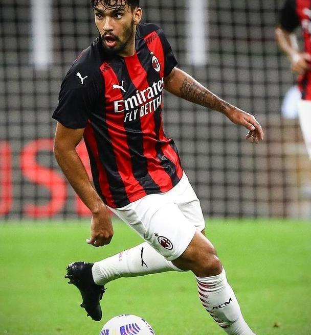 db 游戏官网-里昂训练开放日，冲刺阶段复出首秀引欢呼，意甲在即，团队化学反应显著