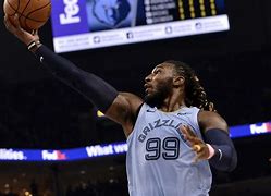 db电竞官网登录-里程碑夜！迈阿密热火绝杀压哨，葡超窗口期刷纪录，气氛紧张，身体对抗强度拉满