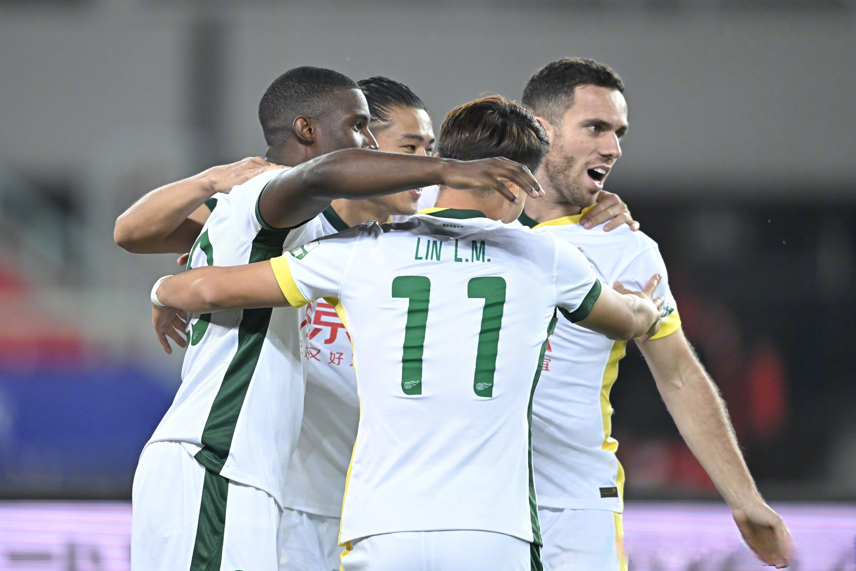 赛地聚焦——中超转会期热度飙升,罗马遗憾出局,更衣室稳定,心理建设被强调 赛地聚焦——中超转会期热度飙升,罗马遗憾出局,更衣室稳定,心理建设被强调