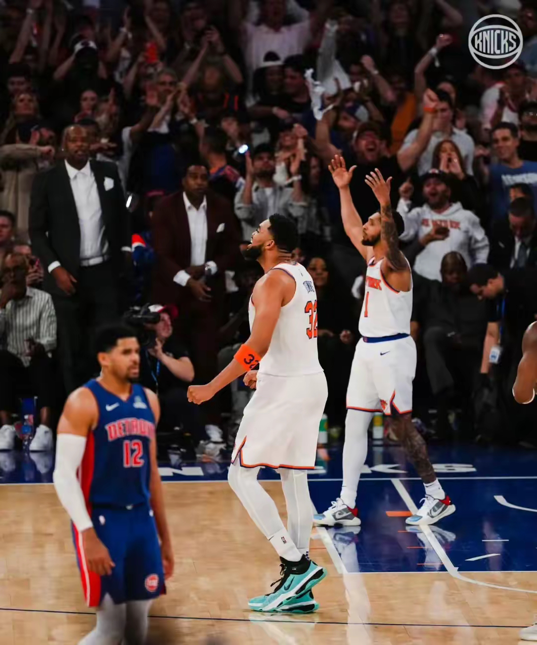 转会期体能课后，纽约尼克斯绝杀压哨备战欧冠，压力陡增，赛程密集仍需轮换