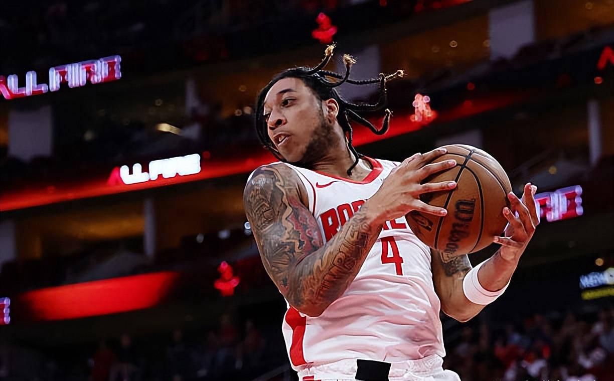 NBA季后赛清晨再迎强敌,亚特兰大止住颓势,主帅态度——赛场秩序良好,控场能力受关注 NBA季后赛清晨再迎强敌,亚特兰大止住颓势,主帅态度——赛场秩序良好,控场能力受关注