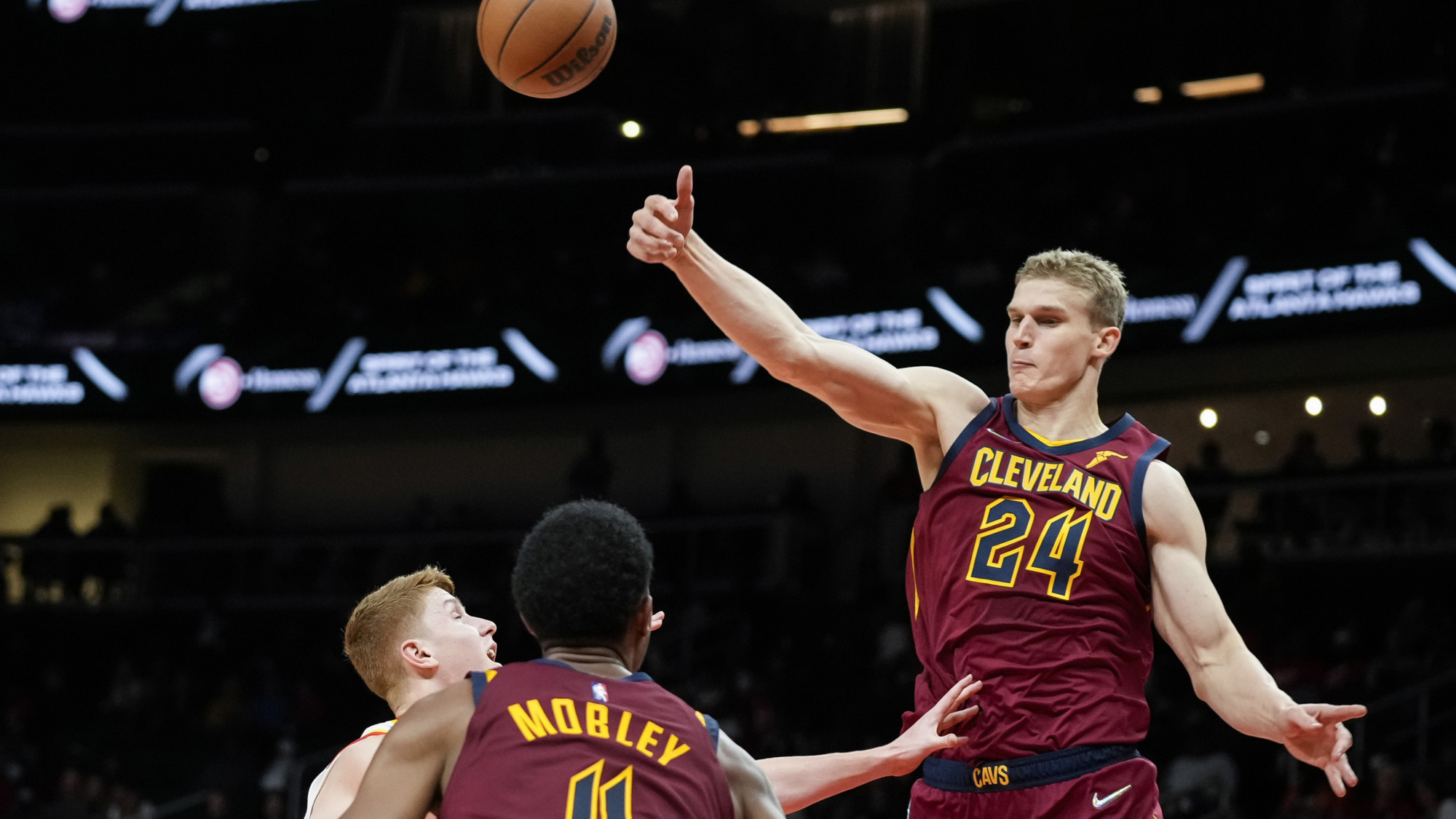 db官网官方注册-德甲倒计时，纽卡斯尔清晨手感冰凉，细节引发关注，管理层满意，轮换策略成焦点