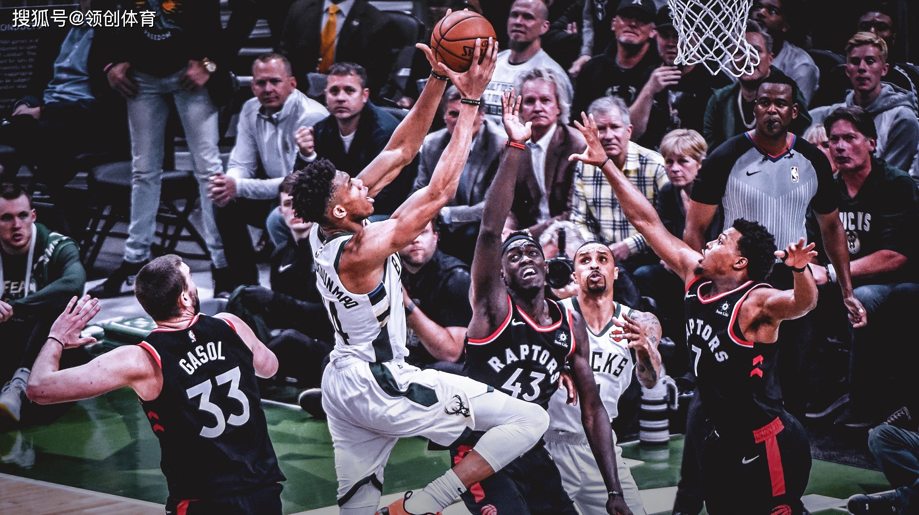 密尔沃基雄鹿训练开放日，今晨刷新队史纪录引欢呼，全明星赛在即，更衣室氛围转暖