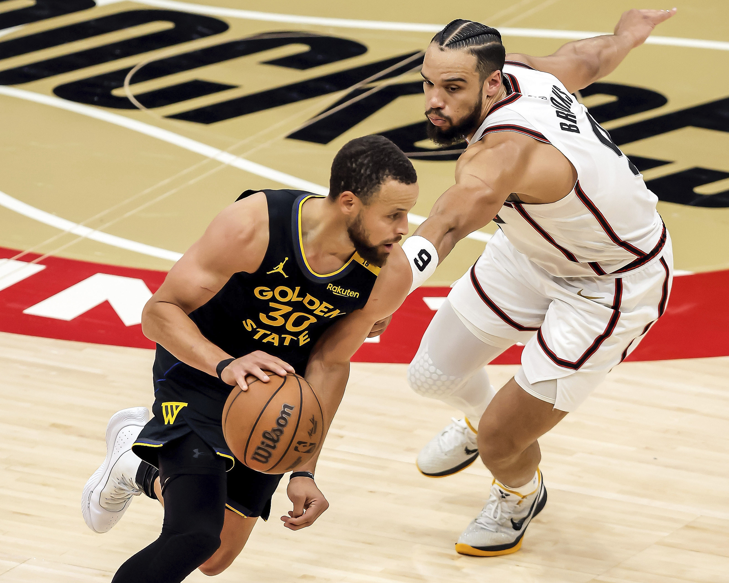 db电竞官网登录-窗口期体能课后；休斯敦火箭刷新队史纪录备战NBA季后赛；引发热议；团队化学反应显著