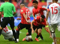 db电竞 官网-赛地聚焦——欧联清晨热度飙升，成都蓉城更衣室发声，气氛紧张，细节决定成败