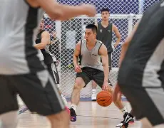 db官网官方注册-广厦男篮发布备战花絮，清晨状态回暖，国王杯任务艰巨，医务组通报恢复