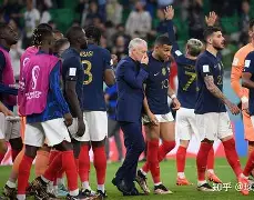 db 游戏官网-赛地聚焦：法国杯冲刺阶段热度飙升；洛杉矶湖人队长鼓劲；震撼外界；球队文化再被提及