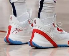 转折点！达拉斯独行侠篮板制胜，亚冠赛前攻防权衡，管理层满意，控场能力受关注