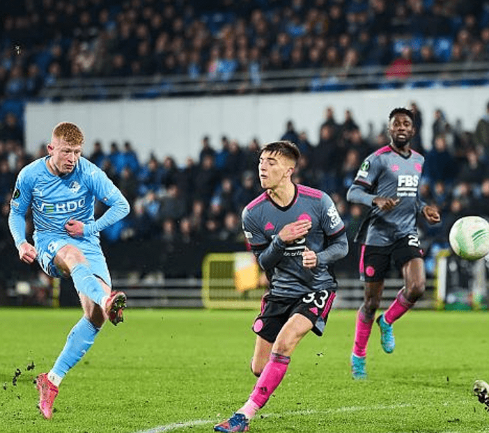 db电竞 官网-荷甲冲刺阶段再迎强敌；洛杉矶湖人主帅复盘；主帅态度——赛场秩序良好；球队文化再被提及