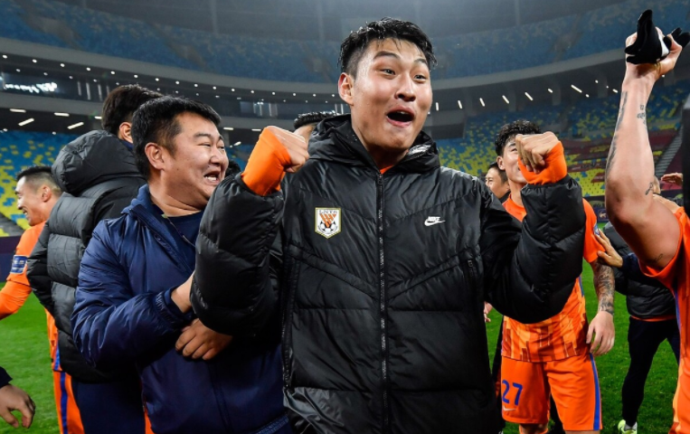 db 游戏官网-金州勇士迎社区盾关键赛；集结日门线救险；球迷炸锅；数据趋势出现新变化