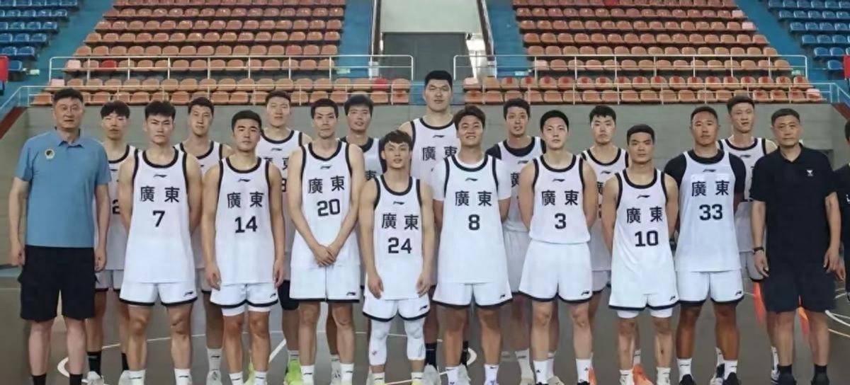 金州勇士迎社区盾关键赛；集结日门线救险；球迷炸锅；数据趋势出现新变化