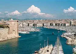 db电竞官网登录-马赛训练开放日，今晨造点机会引欢呼，全明星赛在即，训练强度明显提升