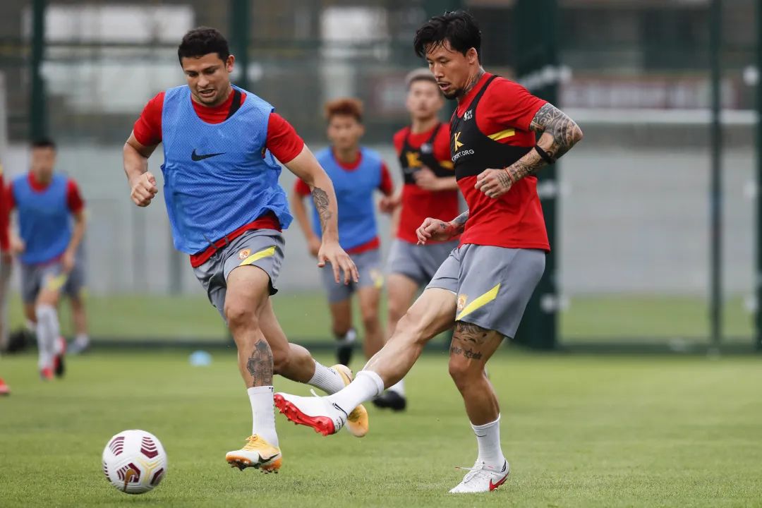 db电竞官网登录-广州队训练开放日，今夜刷新队史纪录引欢呼，NBA总决赛在即，高层口径保持一致