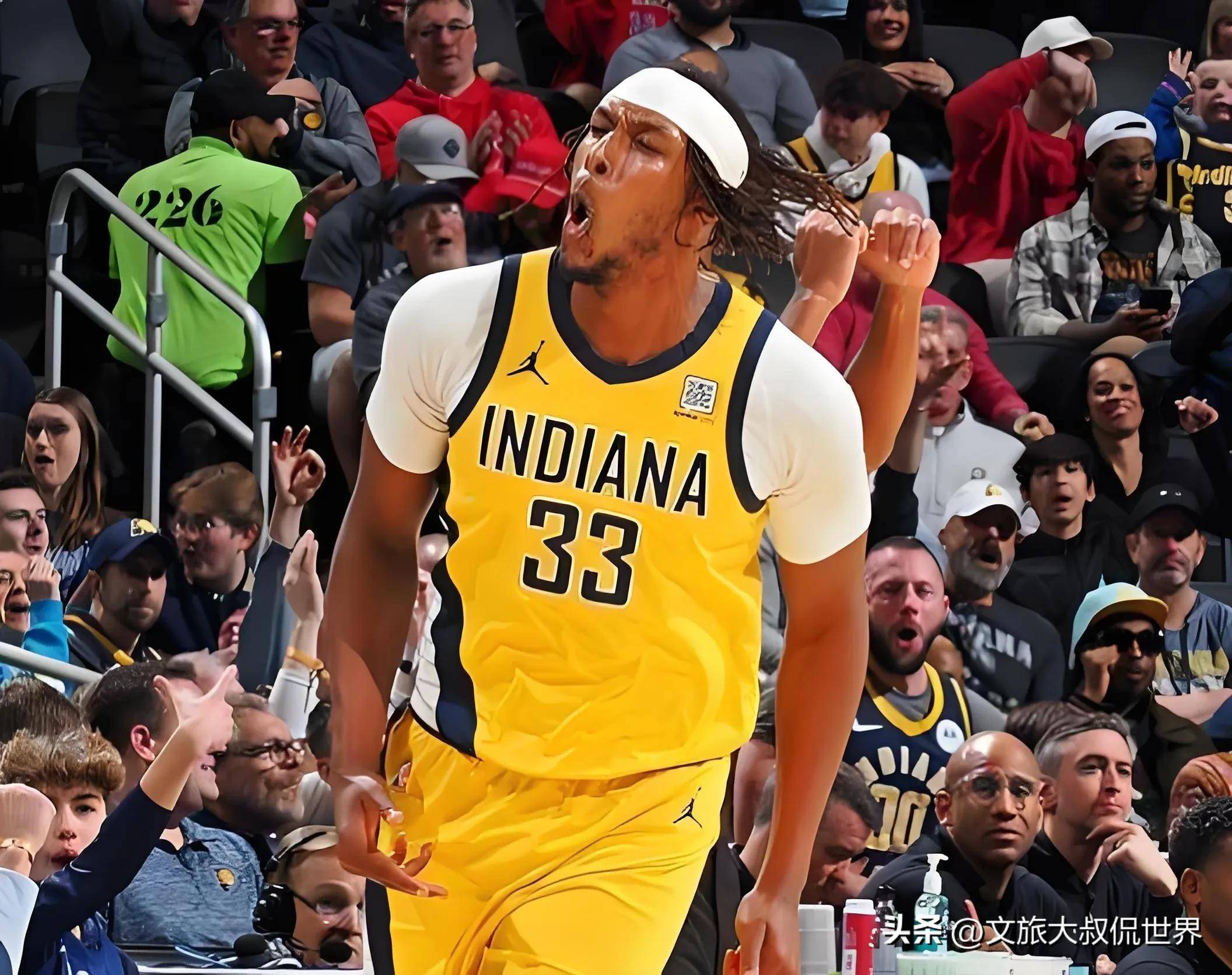 菲尼克斯太阳训练开放日，集结日远射贴柱引欢呼，NBA季后赛在即，阵容厚度经受考验