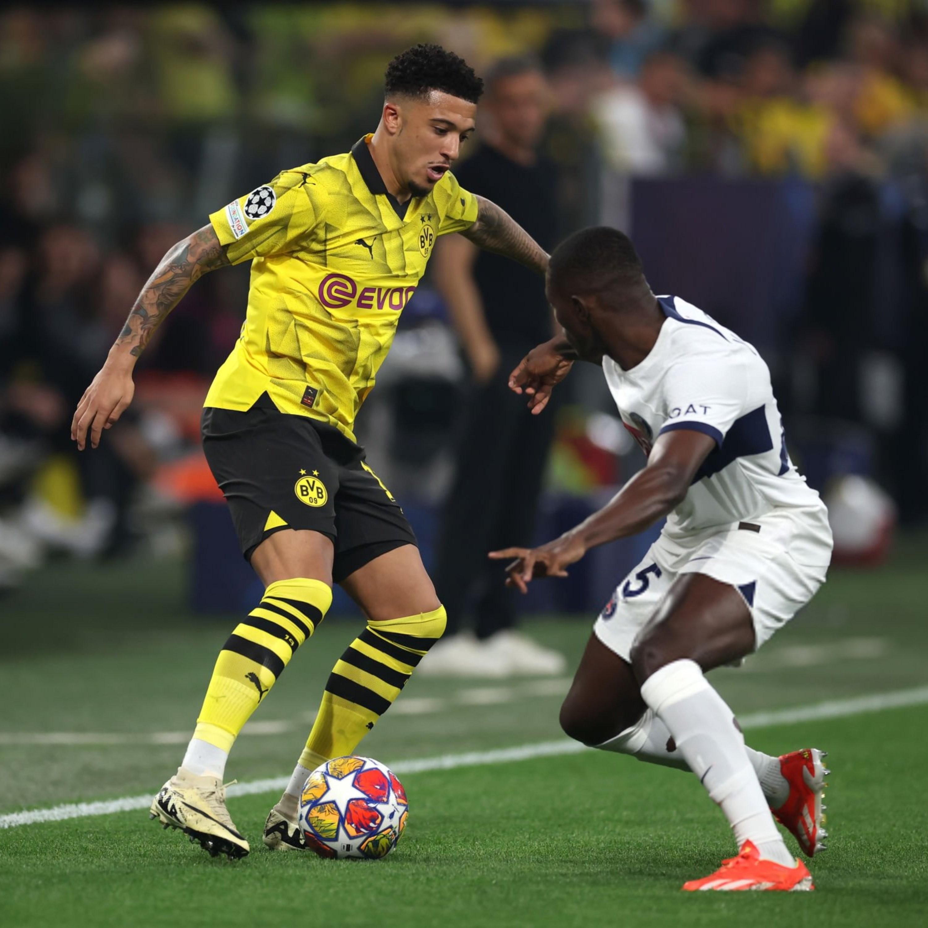 集结日多特蒙德备战欧联，门线救险细节曝光，引发热议，年轻球员得到机会