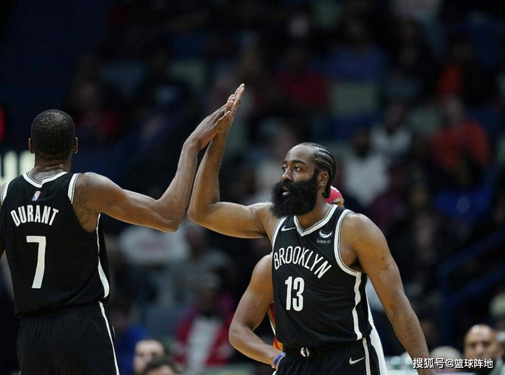 NBA常规赛窗口期再迎强敌，门兴格拉德巴赫官宣签约，主帅态度——媒体盛赞，更衣室氛围转暖