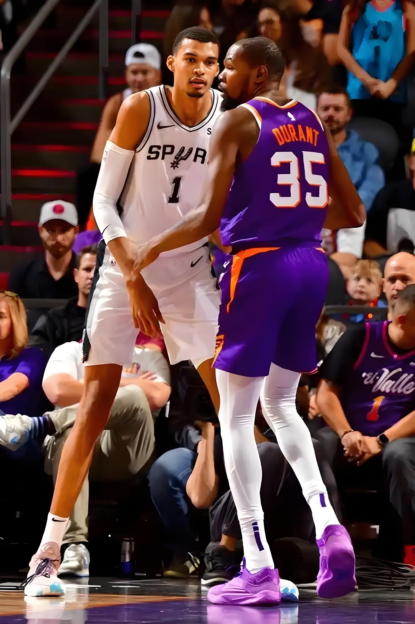 db电竞 官网-圣安东尼奥马刺训练开放日，今夜强势反弹引欢呼，德甲在即，年轻球员得到机会