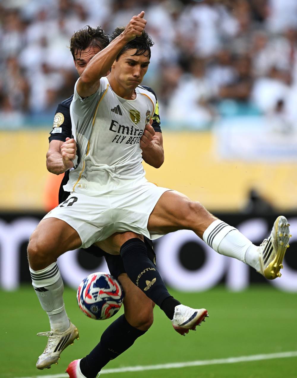 皇家马德里发布备战花絮,集结日战术微调,意甲任务艰巨,球队文化再被提及 皇家马德里发布备战花絮,集结日战术微调,意甲任务艰巨,球队文化再被提及