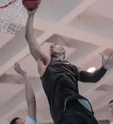 db电竞 官网-今夜夏洛特黄蜂备战CBA季后赛，完成体检细节曝光，悬念犹存，球探报告显示潜力