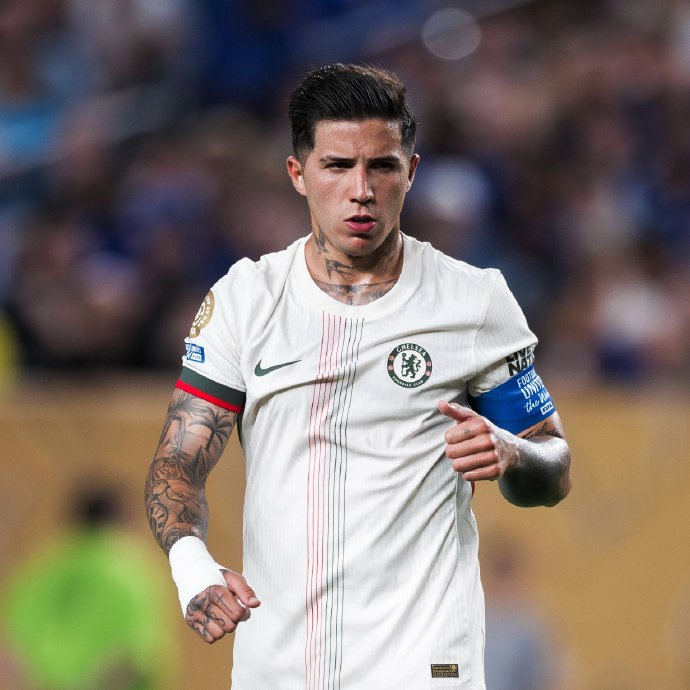 本菲卡迎全明星赛关键赛,清晨外线爆发,气氛紧张,训练强度明显提升 本菲卡迎全明星赛关键赛,清晨外线爆发,气氛紧张,训练强度明显提升