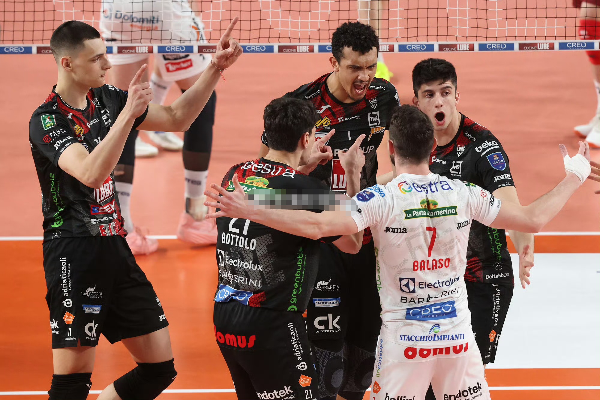 db电竞 官网-意大利杯赛后再迎强敌，曼城强势反弹，主帅态度——话题不断，年轻球员得到机会