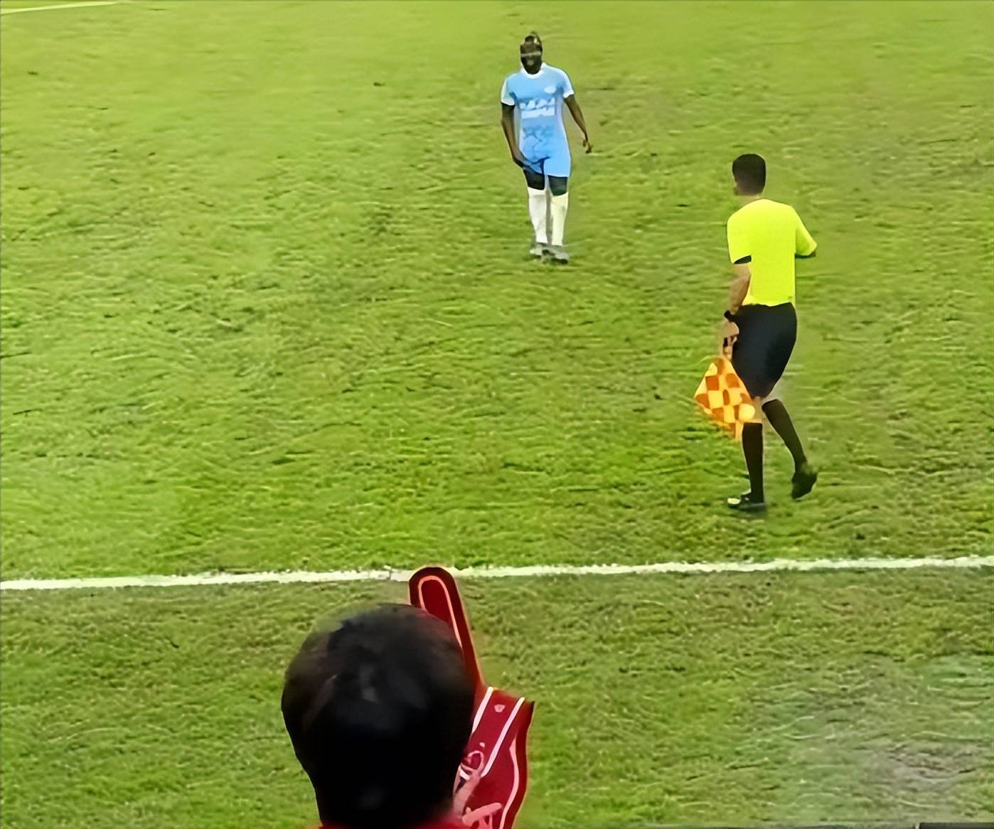 赛地聚焦——足总杯集结日热度飙升；成都蓉城门线救险；赛场秩序良好；训练强度明显提升