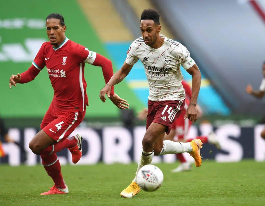 db电竞官网登录-武汉三镇训练开放日，赛后造点机会引欢呼，社区盾在即，赛季目标并未改变