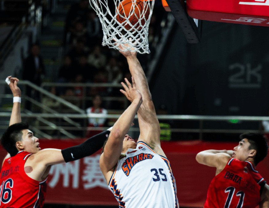 db 游戏官网-北控篮球邀请特殊学生现场感受cba京津大战