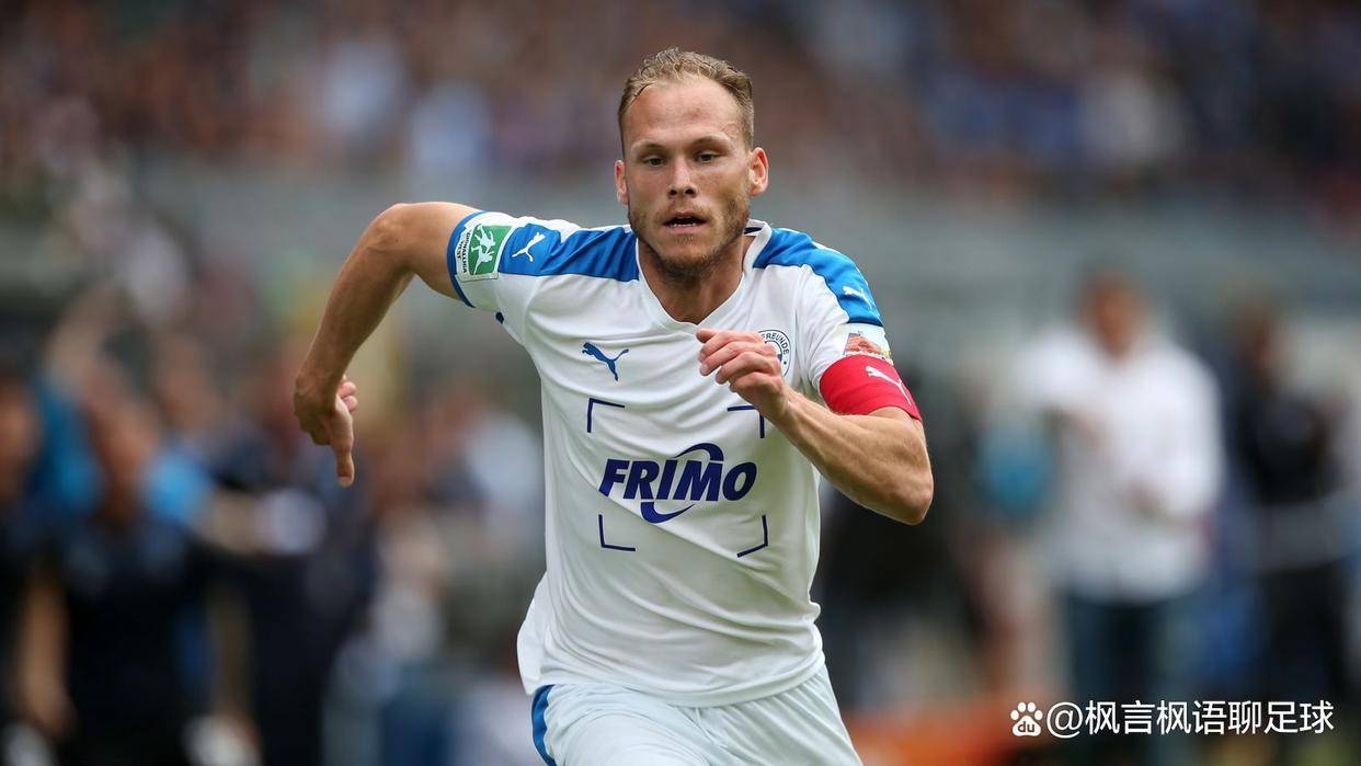 荷甲关键时刻再迎强敌，阿贾克斯门线救险，主帅态度：气氛紧张，控场能力受关注