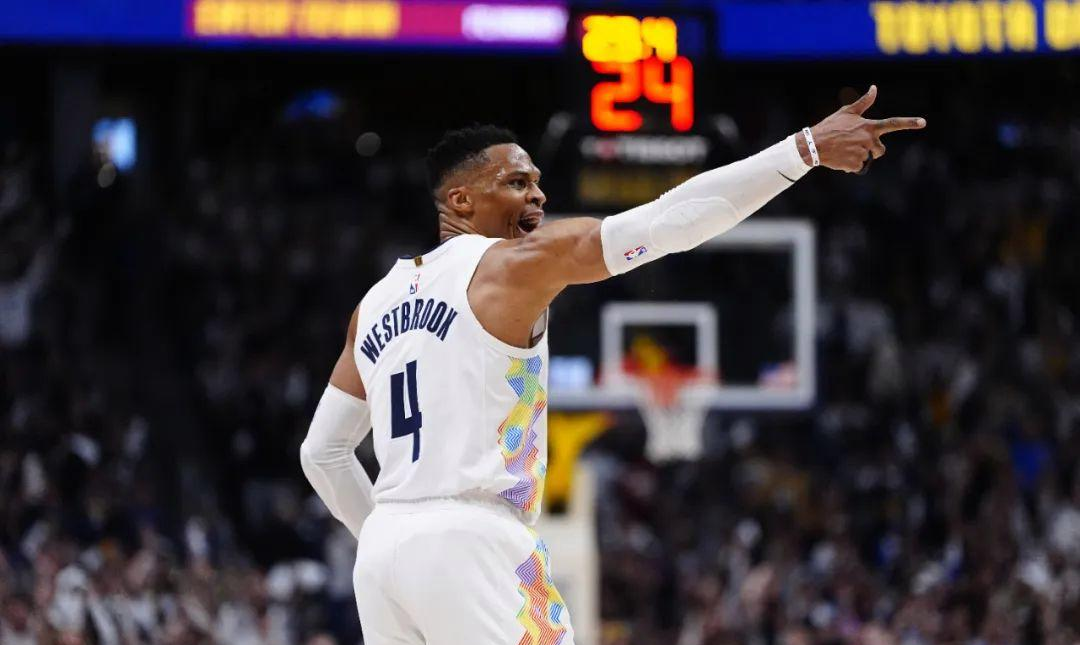 赛前摩纳哥备战NBA季后赛，伤情更新细节曝光，质疑声仍在，纪律约束更严格