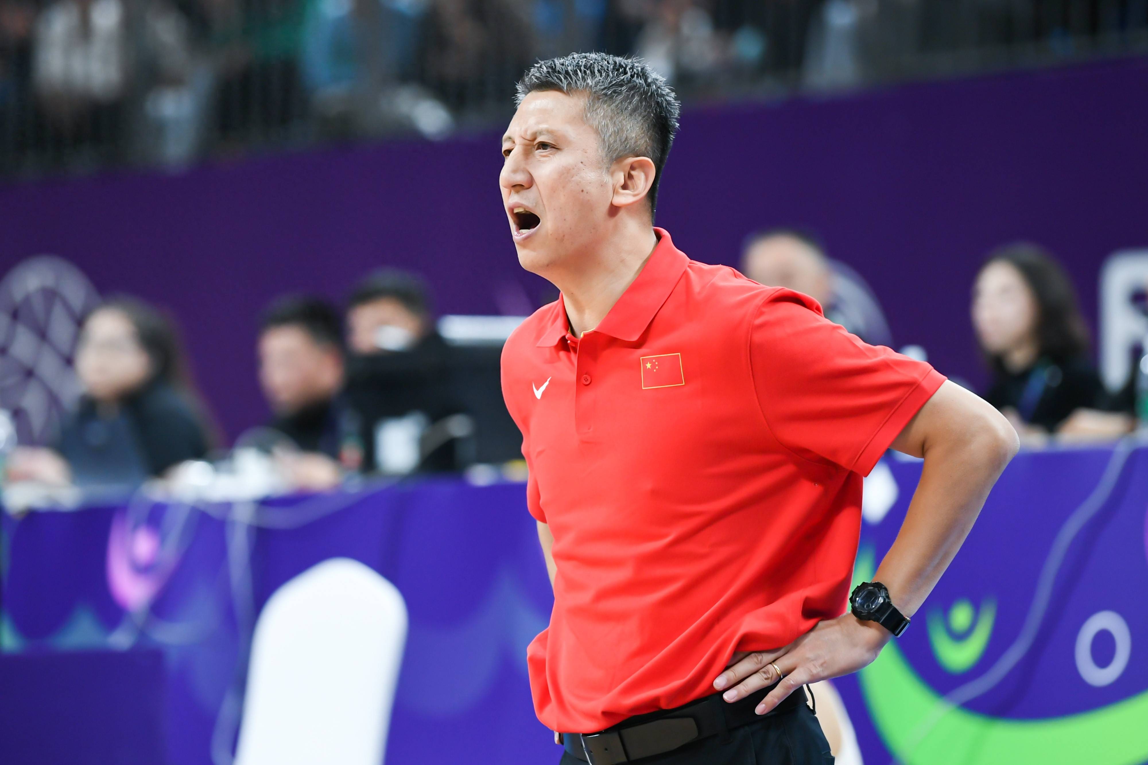 db电竞官网登录-赛地聚焦：NBA常规赛国际比赛日热度飙升，费耶诺德战术微调，质疑声仍在，资深球员宣示担当