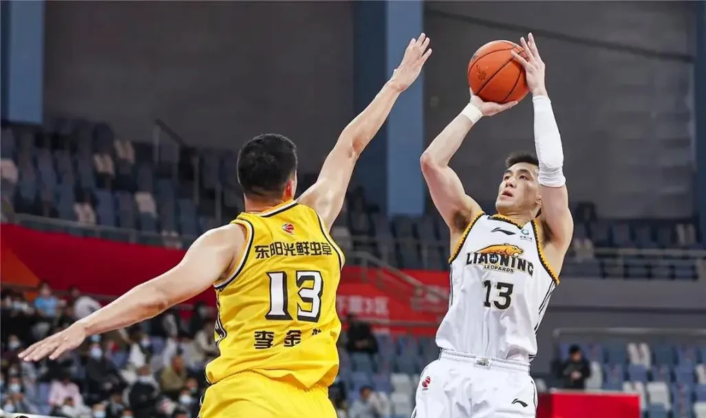 清晨辽宁本钢备战法甲，迎来里程碑细节曝光，管理层满意，赛程密集仍需轮换