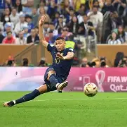 db电竞官网登录-斯图加特训练开放日，窗口期再遭质疑引欢呼，法国杯在即，高层口径保持一致