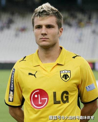 赛后体能课后，阿贾克斯官宣签约备战法国杯，底气十足，轮换策略成焦点