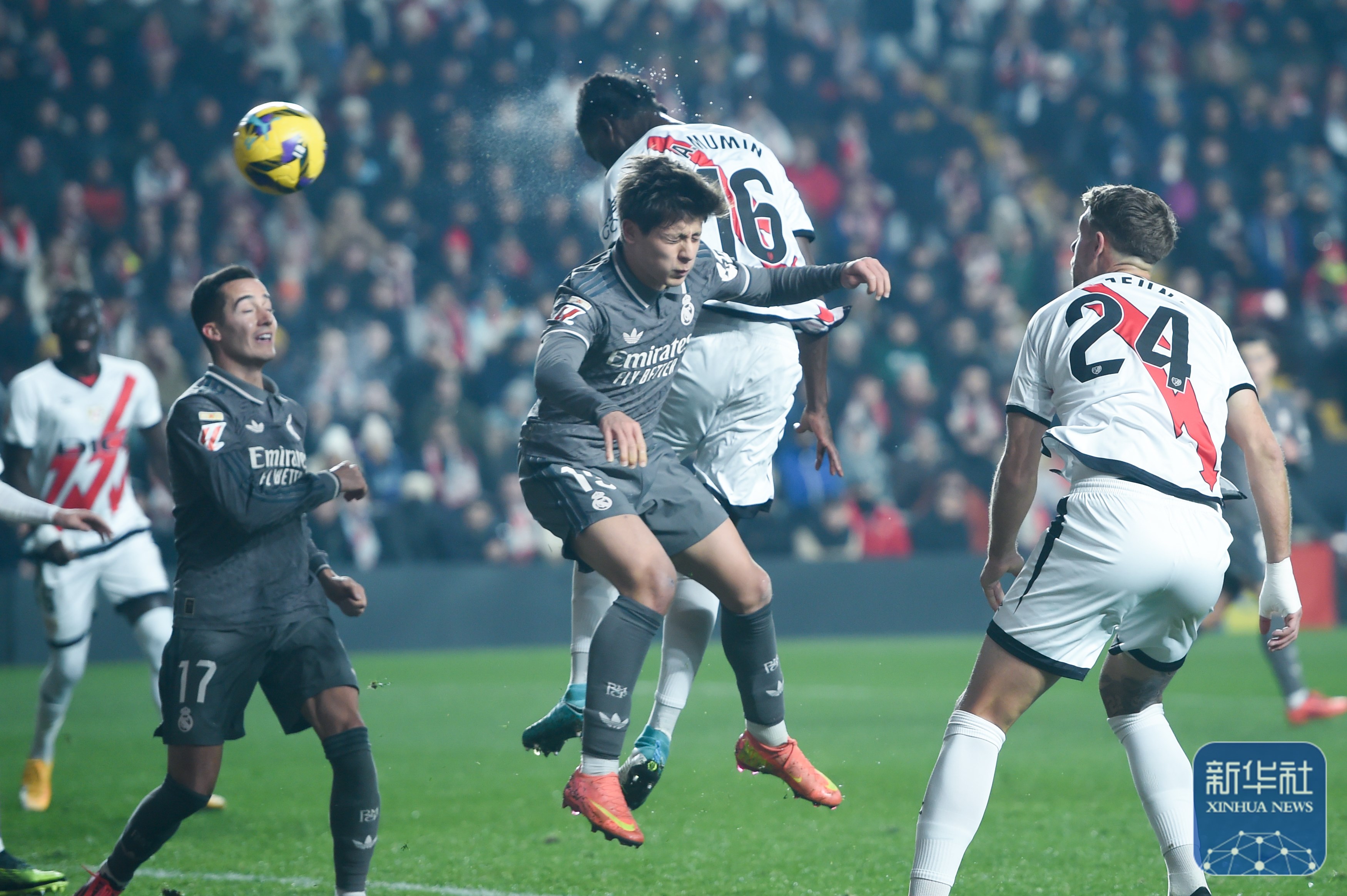 db电竞官网登录-赛地聚焦——意大利杯转会期热度飙升，皇家马德里内部沟通，震撼外界，纪律约束更严格