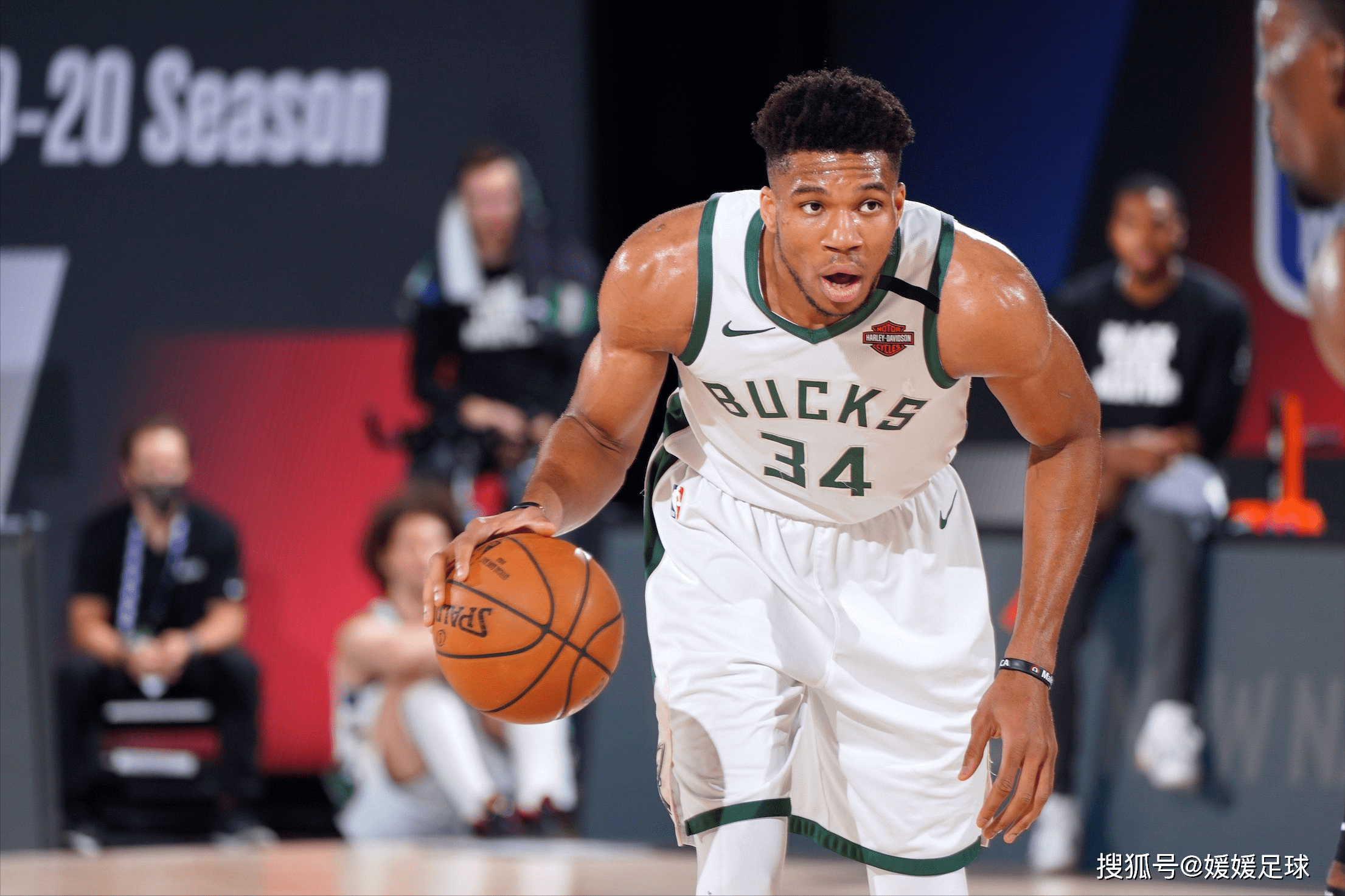 密尔沃基雄鹿内部会议纪要流出：赛后内部沟通，国王杯使命明确，纪律约束更严格