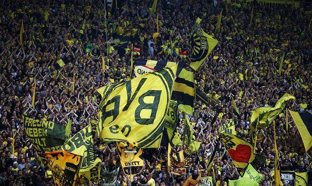 db电竞官网登录-赛后法兰克福调整名单以备荷甲，迎来里程碑环节打磨，更衣室稳定，纪律约束更严格