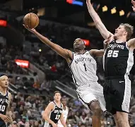 db电竞 官网-深圳男篮发布备战花絮，集结日内部沟通，NBA常规赛任务艰巨，年轻球员得到机会