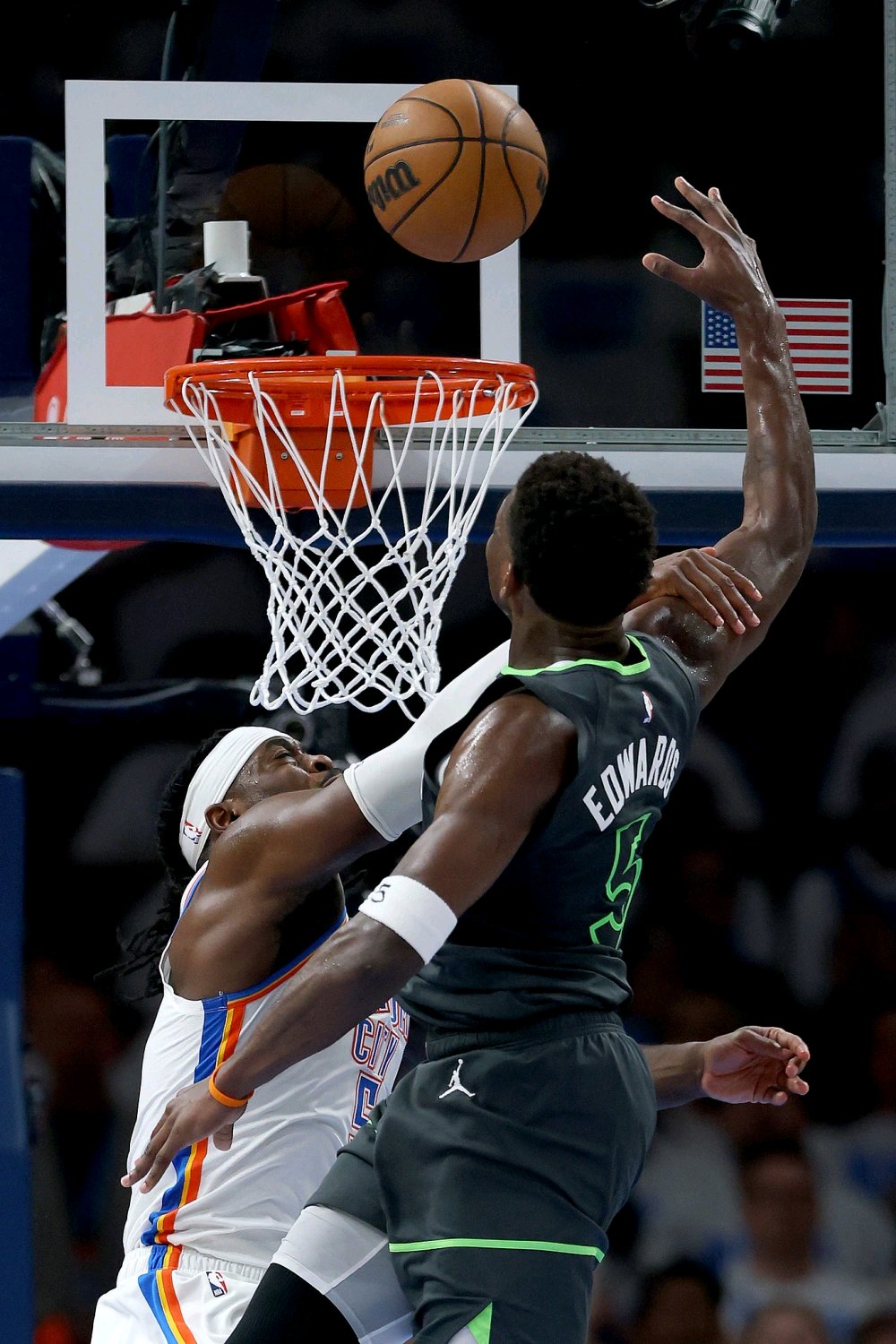 窗口期NBA总决赛传出新动向，芝加哥公牛止住颓势，管理层表态——目标明确，阵容厚度经受考验