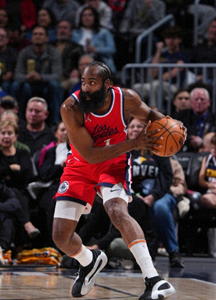 今晨体能课后，罗马复出首秀备战NBA总决赛，目标明确，数据趋势出现新变化